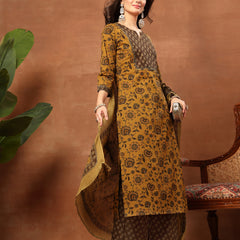 Kimayra Cotton Calf Length Printed 3/4 Sleeve Round Neck Straight Kurta Suit Set