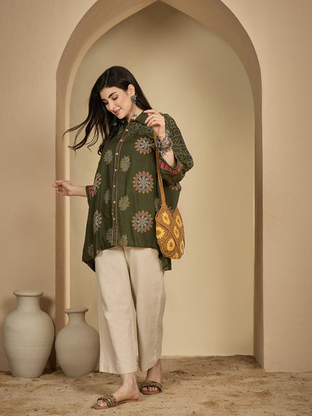 Kimayra Rayon Hip Length Printed 3/4 Sleeve Shirt Collar Flared Top