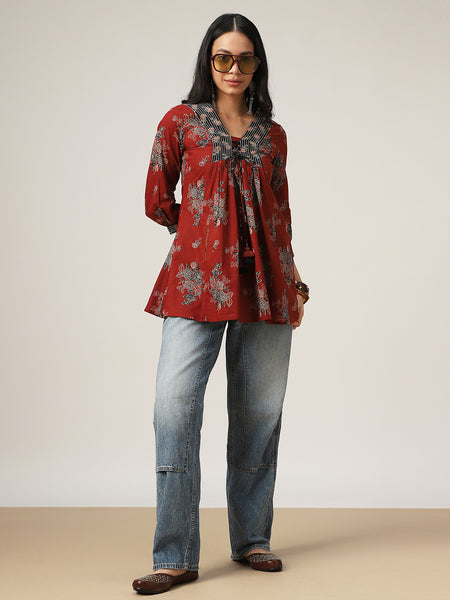Kimayra Cotton Hip Length Printed 3/4 Sleeve V-Neck Flared Top