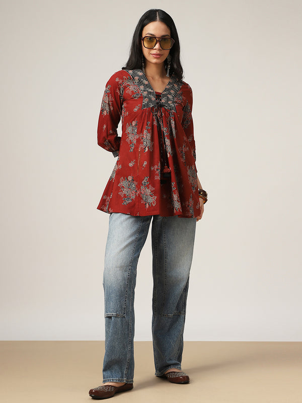 Kimayra Cotton Hip Length Printed 3/4 Sleeve V-Neck Flared Top