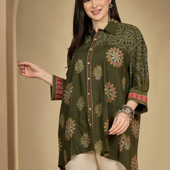 Kimayra Rayon Hip Length Printed 3/4 Sleeve Shirt Collar Flared Top