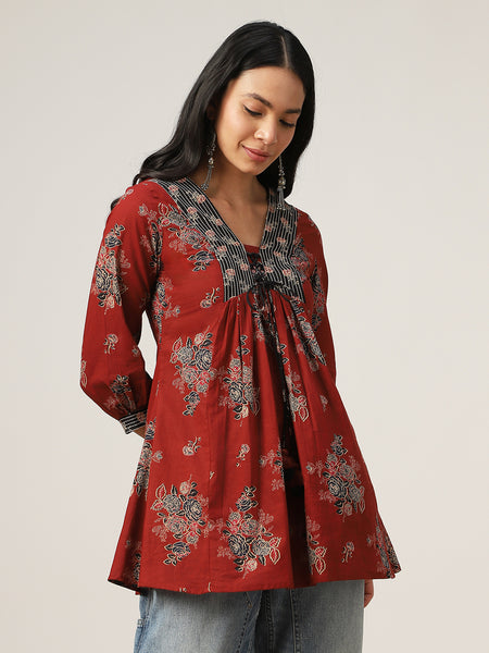 Kimayra Cotton Hip Length Printed 3/4 Sleeve V-Neck Flared Top