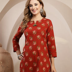 Kimayra Rayon Hip Length Printed 3/4 Sleeve Round Neck Straight Top