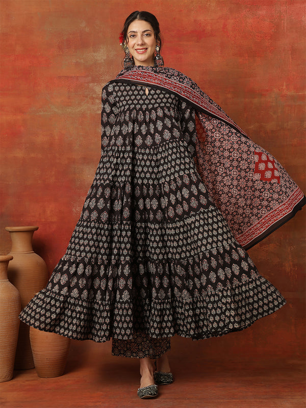 Kimayra Cotton Ankle  Length Printed 3/4 Sleeves Round Neck Full Flared Kurta Suit Set