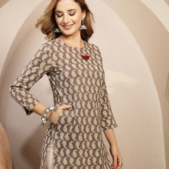 Kimayra Cotton Hip Length Printed 3/4 Sleeve Round Neck Straight Top