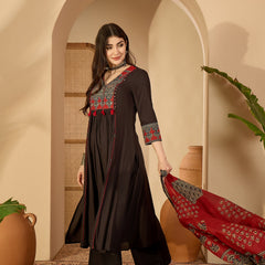 Kimayra Rayon Calf Length Solid 3/4 Sleeve V-Neck Flared Kurta Suit Set
