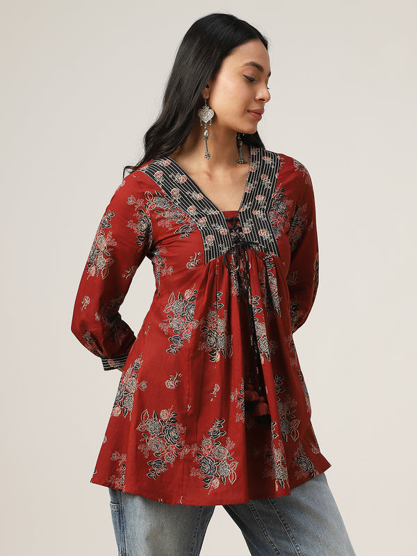 Kimayra Cotton Hip Length Printed 3/4 Sleeve V-Neck Flared Top