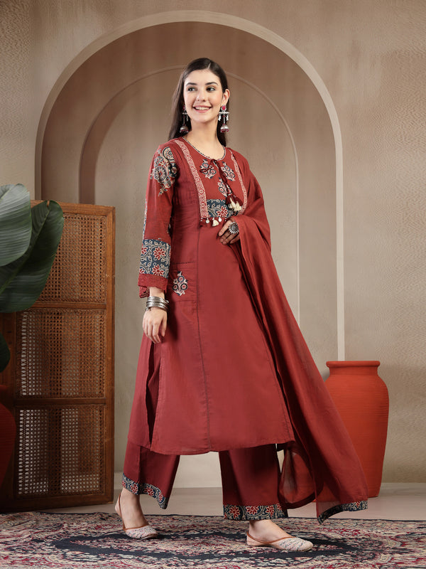 Kimayra Rayon Calf Length Solid 3/4 Sleeve Round Neck Straight Kurta Suit Set