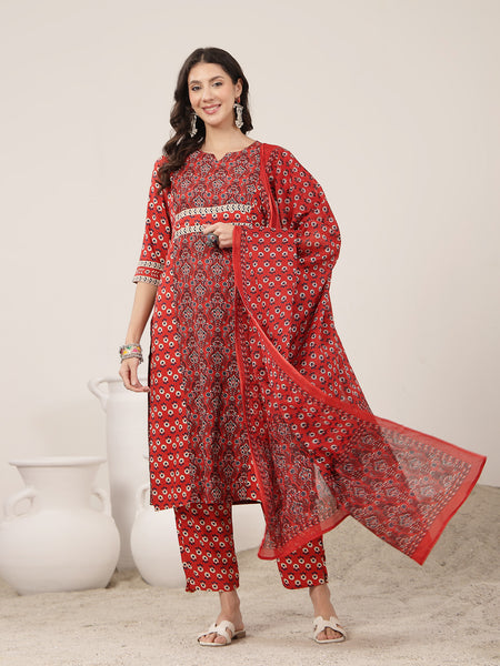 Kimayra Rayon Calf Length Printed 3/4 Sleeve Round Neck Straight Kurta Suit Set