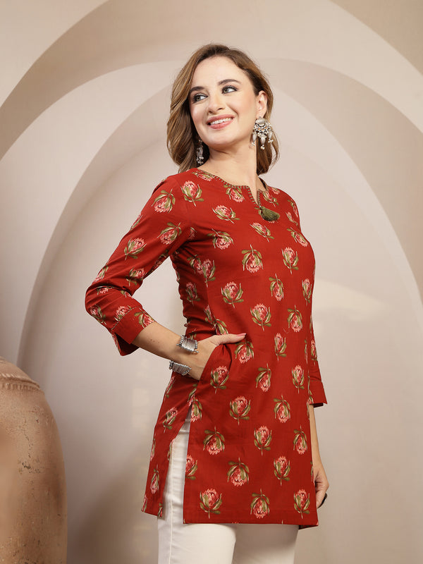 Kimayra Rayon Hip Length Printed 3/4 Sleeve Round Neck Straight Top
