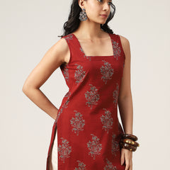 Kimayra Cotton Hip Length Printed Sleeveless Square Neck Straight Top