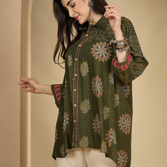 Kimayra Rayon Hip Length Printed 3/4 Sleeve Shirt Collar Flared Top
