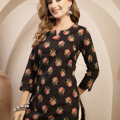 Kimayra Rayon Hip Length Printed 3/4 Sleeve Round Neck Straight Top