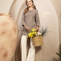 Kimayra Cotton Hip Length Printed 3/4 Sleeve Round Neck Straight Top