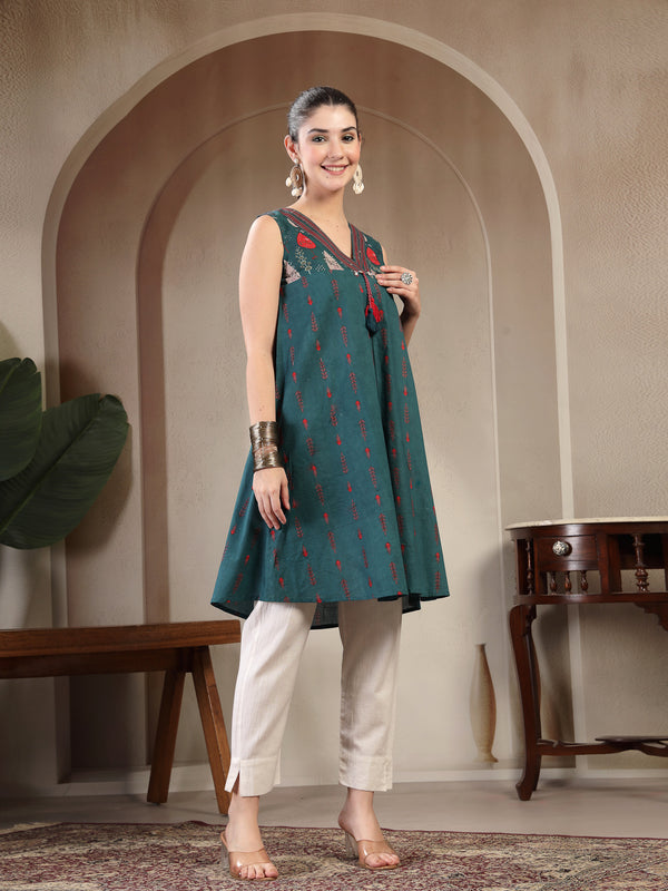 Kimayra Rayon Calf Length Solid Sleeveless V Neck A Line Kurta
