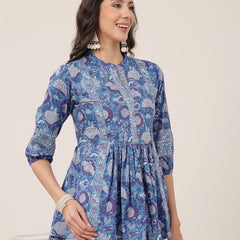 Kimayra  Hip Length Printed 3/4 Sleeve Mandarin Collar Flared Top