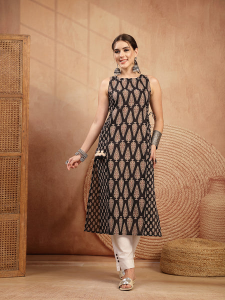 Kimayra Rayon Calf Length Printed Sleeveless Round Neck Straight Kurta