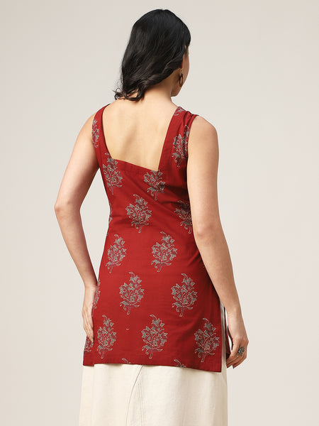 Kimayra Cotton Hip Length Printed Sleeveless Square Neck Straight Top