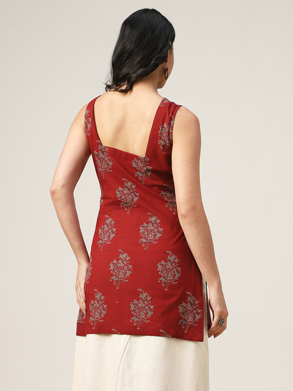 Kimayra Cotton Hip Length Printed Sleeveless Square Neck Straight Top