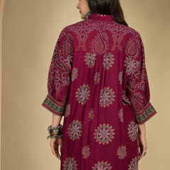 Kimayra Rayon Hip Length Printed 3/4 Sleeve Shirt Collar Flared Top