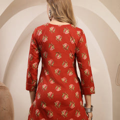 Kimayra Rayon Hip Length Printed 3/4 Sleeve Round Neck Straight Top