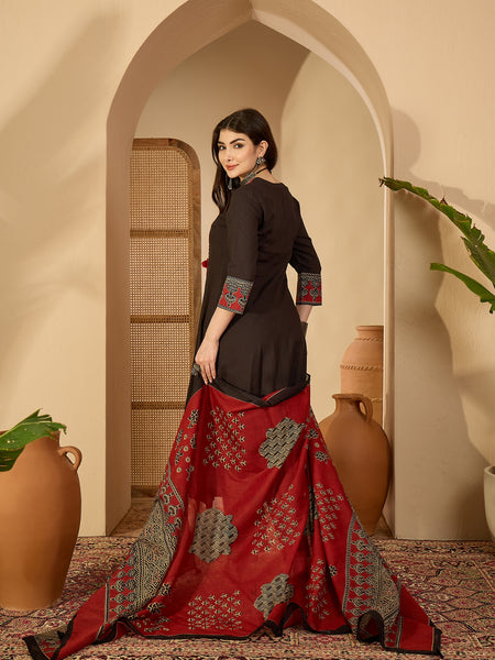Kimayra Rayon Calf Length Solid 3/4 Sleeve V-Neck Flared Kurta Suit Set