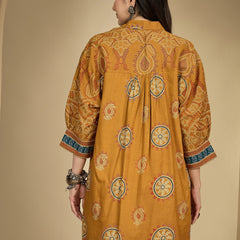 Kimayra Rayon Hip Length Printed 3/4 Sleeve Shirt Collar Flared Top