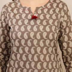Kimayra Cotton Hip Length Printed 3/4 Sleeve Round Neck Straight Top