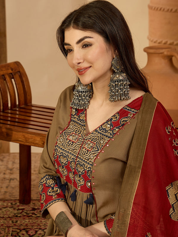 Kimayra Rayon Calf Length Solid 3/4 Sleeve V-Neck Flared Kurta Suit Set