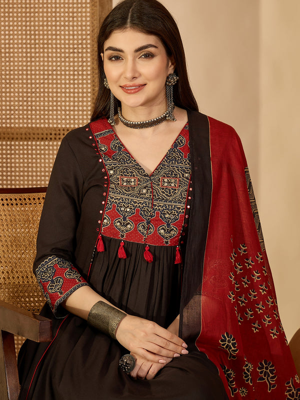 Kimayra Rayon Calf Length Solid 3/4 Sleeve V-Neck Flared Kurta Suit Set