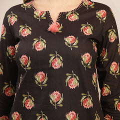 Kimayra Rayon Hip Length Printed 3/4 Sleeve Round Neck Straight Top