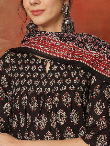 Kimayra Cotton Ankle  Length Printed 3/4 Sleeves Round Neck Full Flared Kurta Suit Set