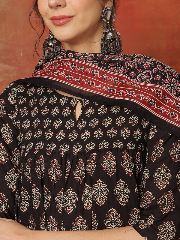 Kimayra Cotton Ankle  Length Printed 3/4 Sleeves Round Neck Full Flared Kurta Suit Set
