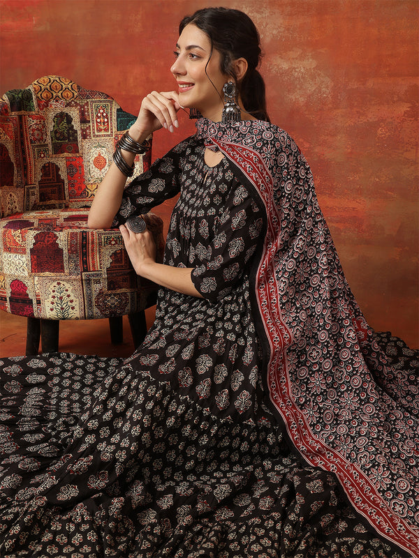 Kimayra Cotton Ankle  Length Printed 3/4 Sleeves Round Neck Full Flared Kurta Suit Set