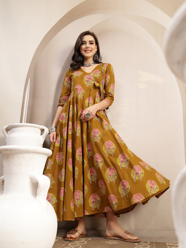 Kimayra Cotton Calf Length Printed 3/4 Sleeve V-Neck Flared Kurta