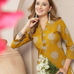 Kimayra Cotton Calf Length Printed 3/4 Sleeve V-Neck Straight Kurta