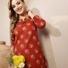 Kimayra Rayon Hip Length Printed 3/4 Sleeve Round Neck Straight Top