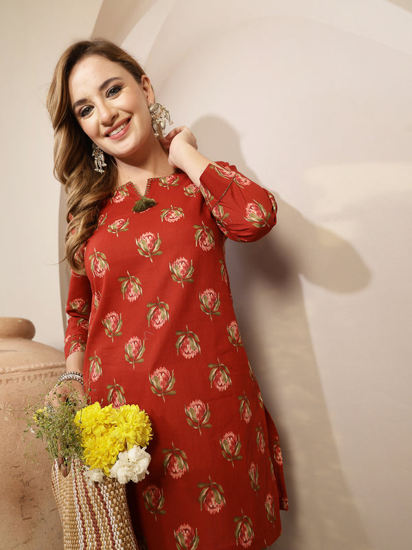 Kimayra Rayon Hip Length Printed 3/4 Sleeve Round Neck Straight Top