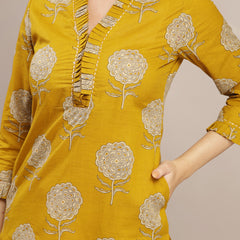 Kimayra Cotton Calf Length Printed 3/4 Sleeve V-Neck Straight Kurta
