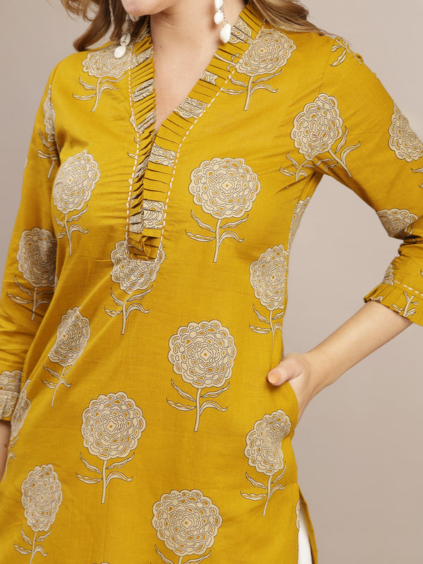 Kimayra Cotton Calf Length Printed 3/4 Sleeve V-Neck Straight Kurta