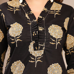 Kimayra Cotton Calf Length Printed 3/4 Sleeve V-Neck Straight Kurta