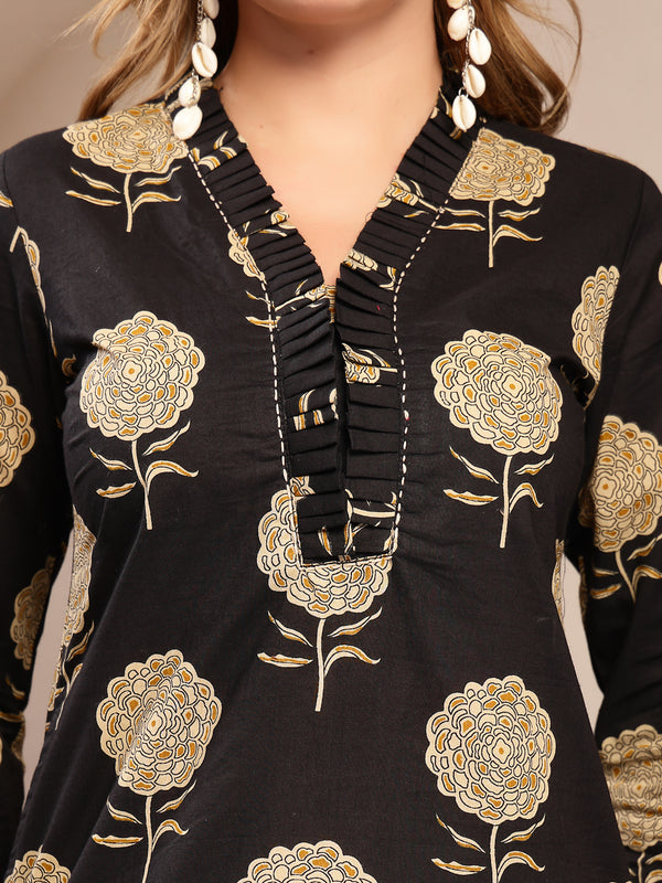 Kimayra Cotton Calf Length Printed 3/4 Sleeve V-Neck Straight Kurta