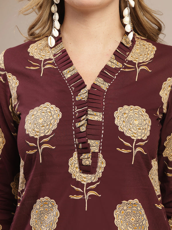 Kimayra Cotton Calf Length Printed 3/4 Sleeve V-Neck Straight Kurta