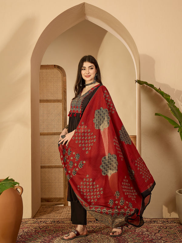 Kimayra Rayon Calf Length Solid 3/4 Sleeve V-Neck Flared Kurta Suit Set
