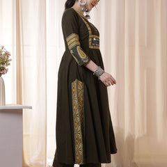 Kimayra Rayon Calf Length Solid 3/4 Sleeves V Neck Flared Kurta Suit Set