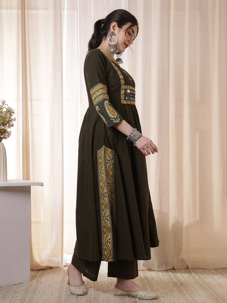 Kimayra Rayon Calf Length Solid 3/4 Sleeves V Neck Flared Kurta Suit Set