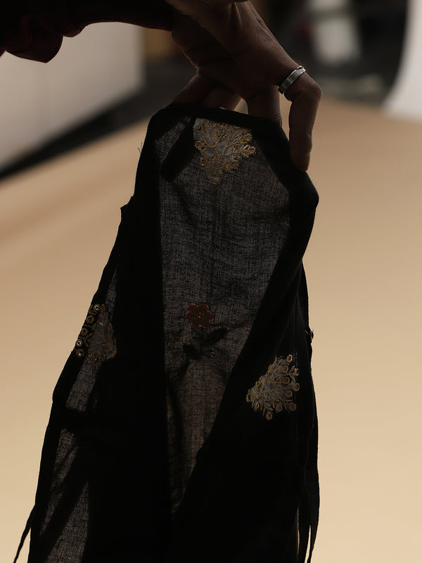 Kimayra Cotton Mid Length Printed Sleeveless Square Neck Straight Kurta